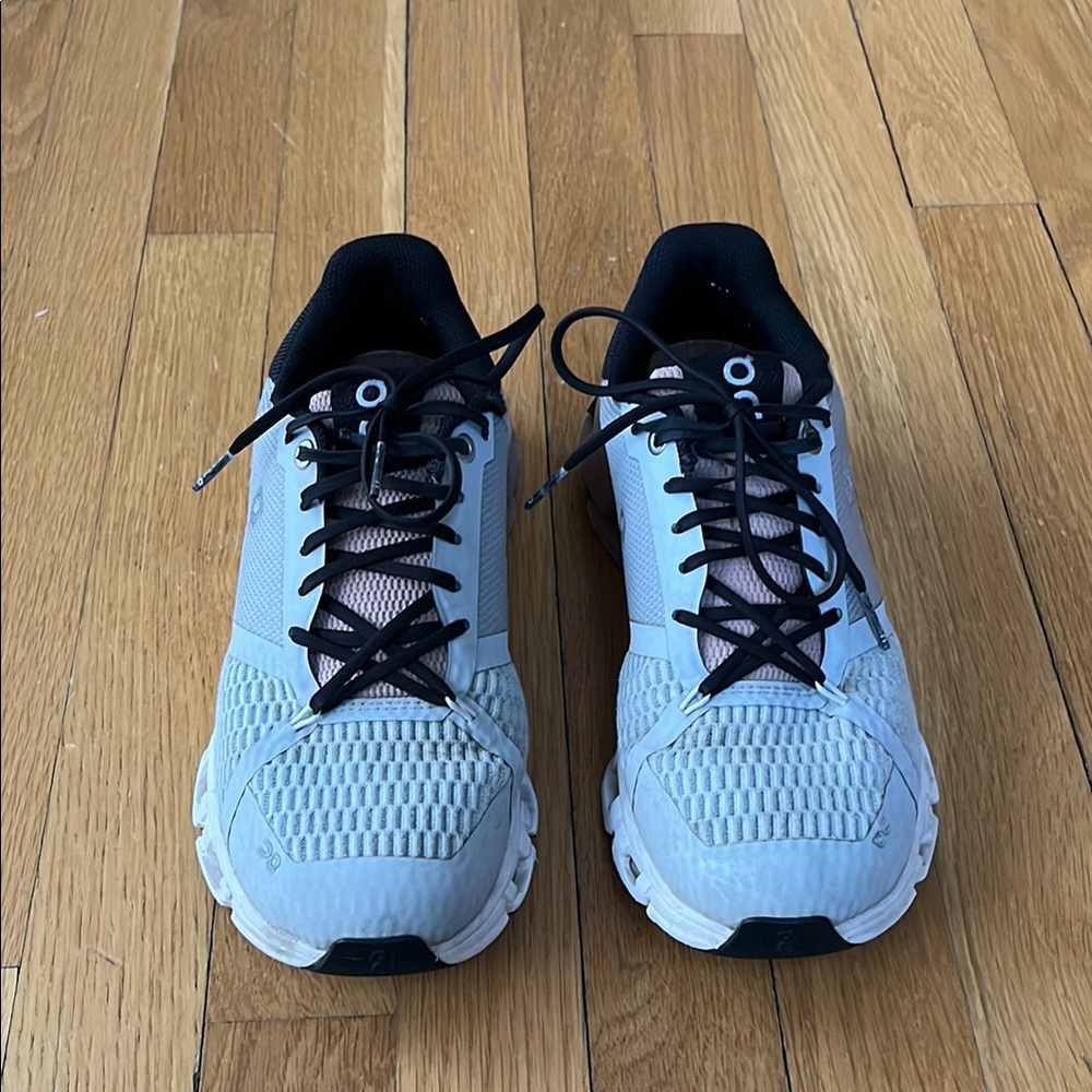 On Running Black and White Athletic Shoes Sleek Design